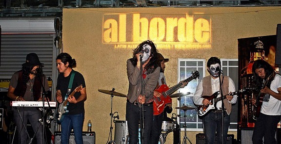 Al Borde's dia de los muertos event 