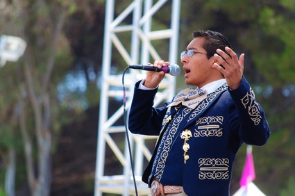 Traditional_Mexican_Singer_in_Suit