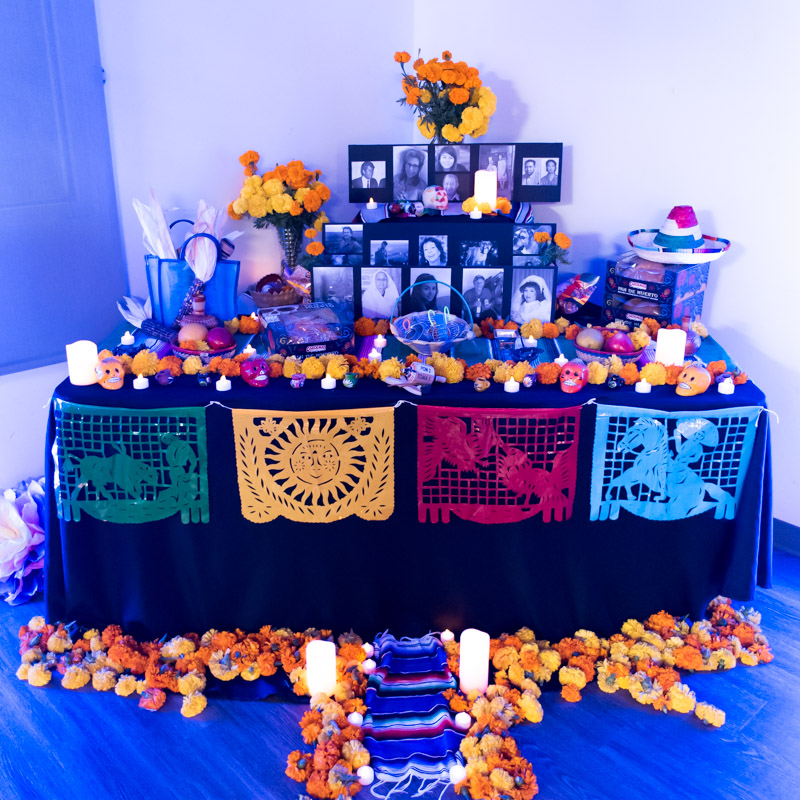 traditional-ofrenda-altar